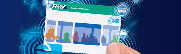 eTicket in einer Hand